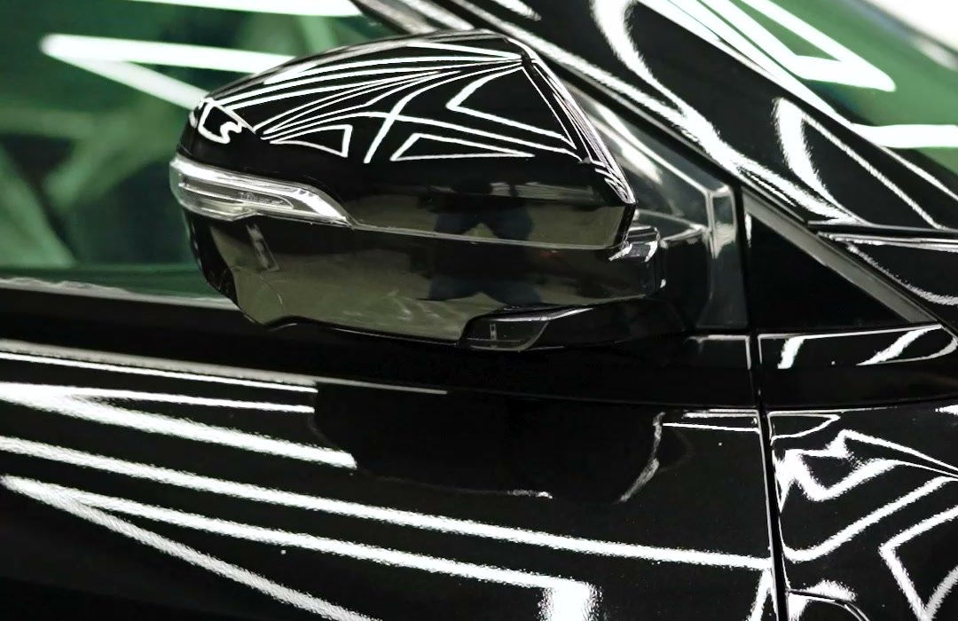 Mahindra XEV 9e finished in film.